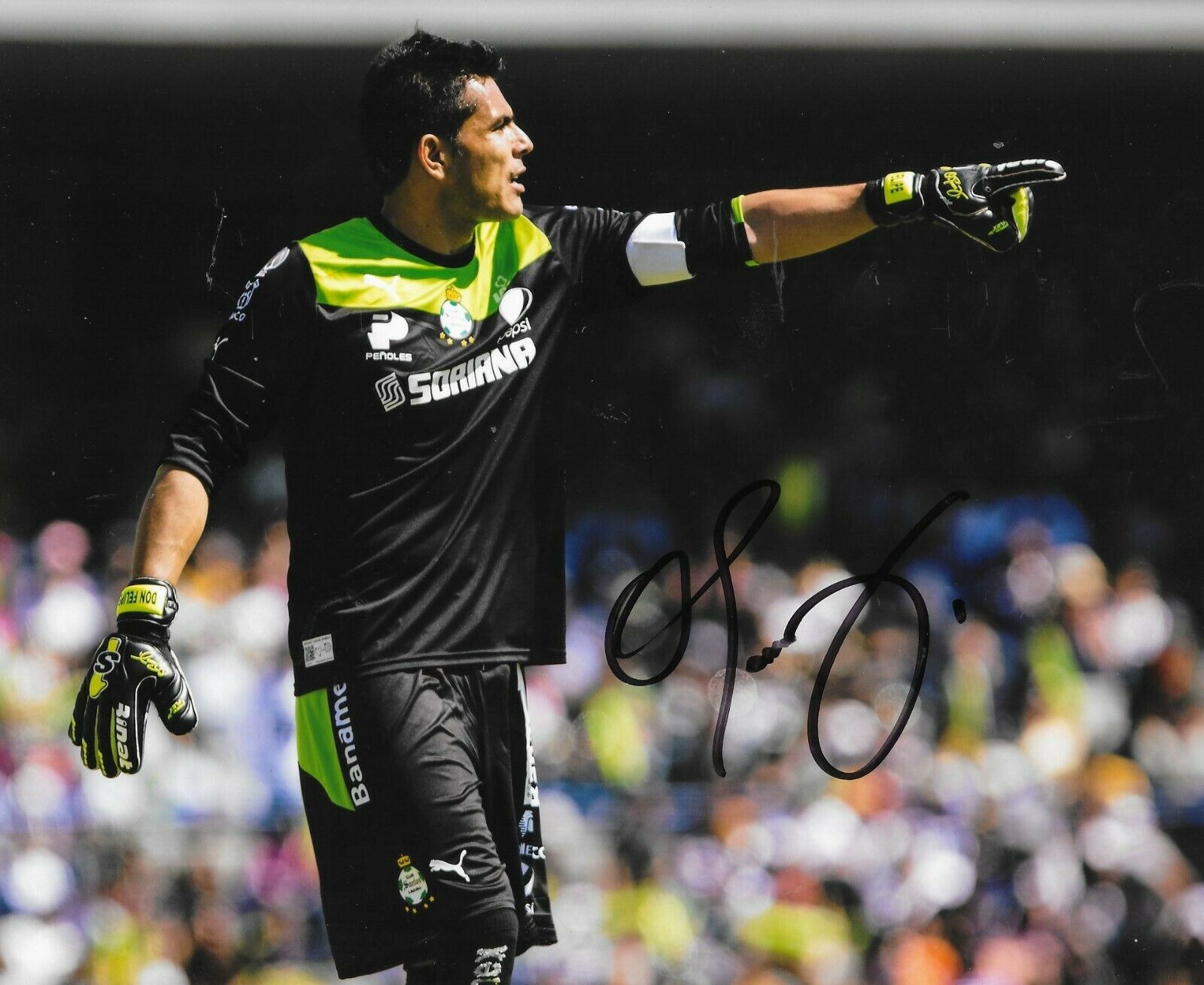 Oswaldo Sanchez Guadalajara Mexico signed 8x10 photo Santos Laguna 3