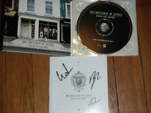 MUMFORD AND SONS GROUP SIGNED SIGN NO MORE CD COVER LITTLE LION MAN  COLLECTIBLE MEMORABILIA