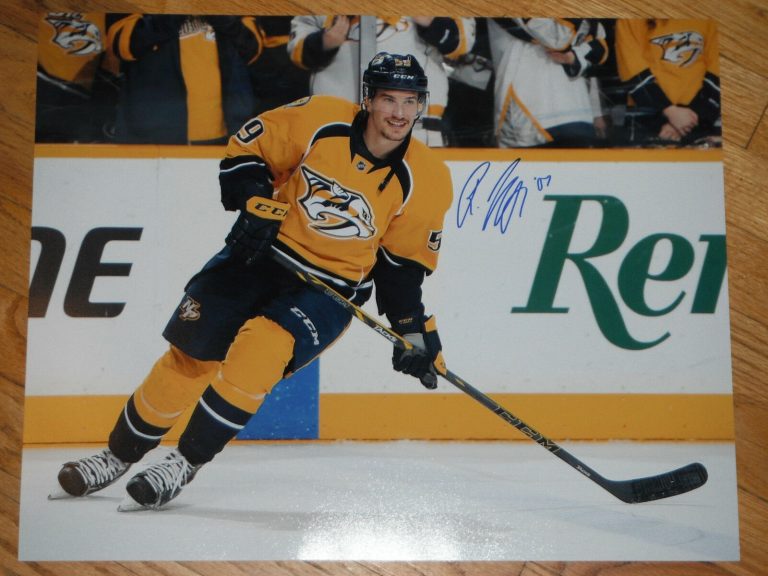 NASHVILLE PREDATORS ROMAN JOSI SIGNED BIG SMILE 16X20  COLLECTIBLE MEMORABILIA