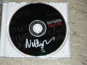 FOO FIGHTERS NATE MENDEL SIGNED ONE BY ONE CD  COLLECTIBLE MEMORABILIA