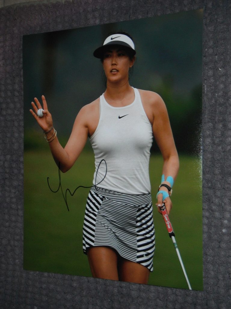 MICHELLE WIE SIGNED LPGA GOLFING 11X14 SUPERSTAR THANKING CROWD ...