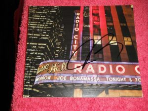 JOE BONAMASSA SIGNED LIVE AT RADIO CITY MUSIC HALL PICTURE BOOK  COLLECTIBLE MEMORABILIA