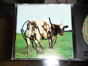 PINK FLOYD ROGER WATERS SIGNED ATOM HEART MOTHER CD COVER  COLLECTIBLE MEMORABILIA