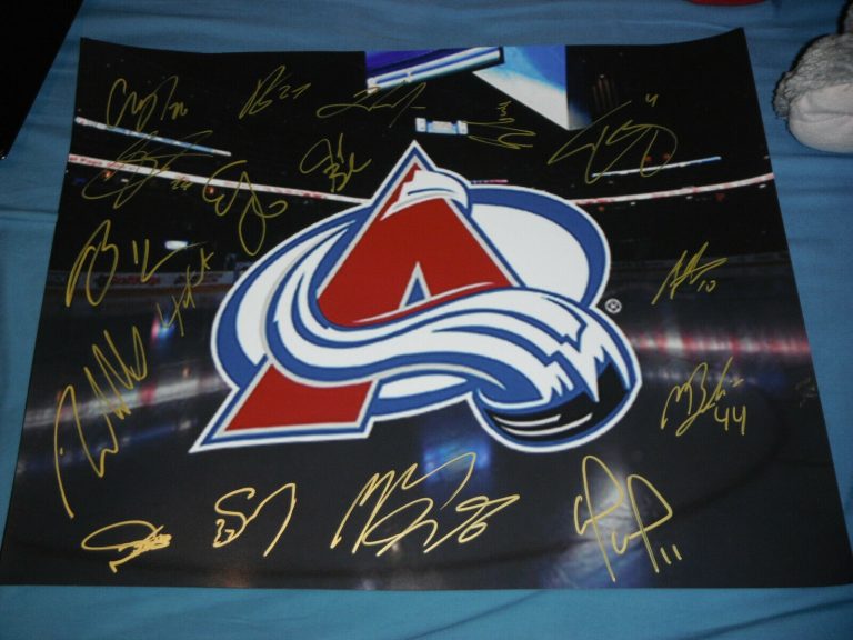 2019 COLORADO AVALANCHE TEAM SIGNED 16X20  COLLECTIBLE MEMORABILIA