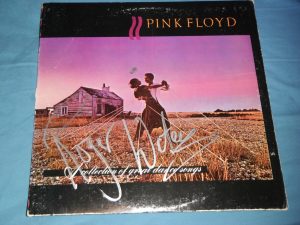 PINK FLOYD ROGER WATERS SIGNED A COLLECTION GREAT DANCE SONGS VINYL ALBUM  COLLECTIBLE MEMORABILIA