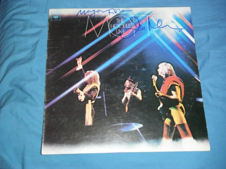 MOTT THE HOOPLE IAN HUNTER AND MORGAN FISHER SIGNED LIVE VINYL ALBUM  COLLECTIBLE MEMORABILIA