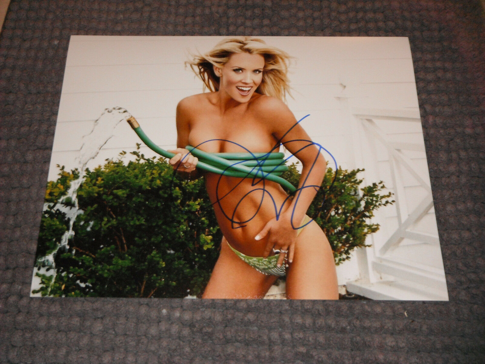 JENNY MCCARTHY SIGNED TOPLESS PLAYING WITH SPRINKLER 11X14  COLLECTIBLE MEMORABILIA