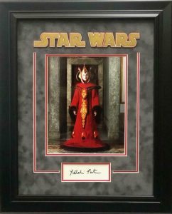 NATALIE PORTMAN SIGNED AUTOGRAPH FRAMED STAR WARS DISPLAY – PADME AMIDALA, RARE!  COLLECTIBLE MEMORABILIA