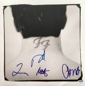 FOO FIGHTERS AUTOGRAPHED THERE IS NOTHING LEFT TO LOSE PSA/DNA RECORD ALBUM  COLLECTIBLE MEMORABILIA