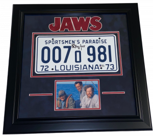 RICHARD DREYFUSS SIGNED FRAMED LICENSE PLATE JAWS AUTHENTIC AUTOGRAPH BECKETT  COLLECTIBLE MEMORABILIA