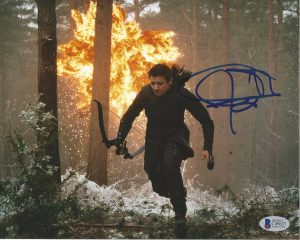 JEREMY RENNER AUTOGRAPHED SIGNED THE AVENGERS HAWKEYE BAS 8X10 PHOTO  COLLECTIBLE MEMORABILIA