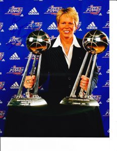 UCLA BRUINS ANN MEYERS DRYSDALE SIGNED CHAMPIONSHIP 8X10  COLLECTIBLE MEMORABILIA