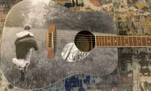 TAYLOR SWIFT SIGNED AUTOGRAPH CUSTOM FOLKLORE GIBSON EPIPHONE ACOUSTIC GUITAR D  COLLECTIBLE MEMORABILIA