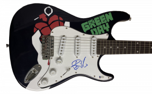 BILLIE JOE ARMSTRONG GREEN DAY SIGNED FULL SIZE CUSTOM ELECTRIC GUITAR BECKETT  COLLECTIBLE MEMORABILIA