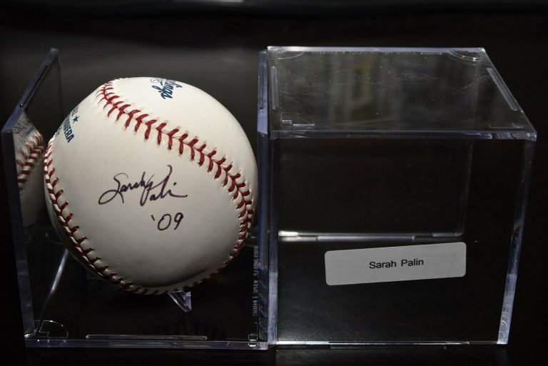 SARAH PALIN SIGNED AUTOGRAPHED RAWLINGS BASEBALL  COLLECTIBLE MEMORABILIA