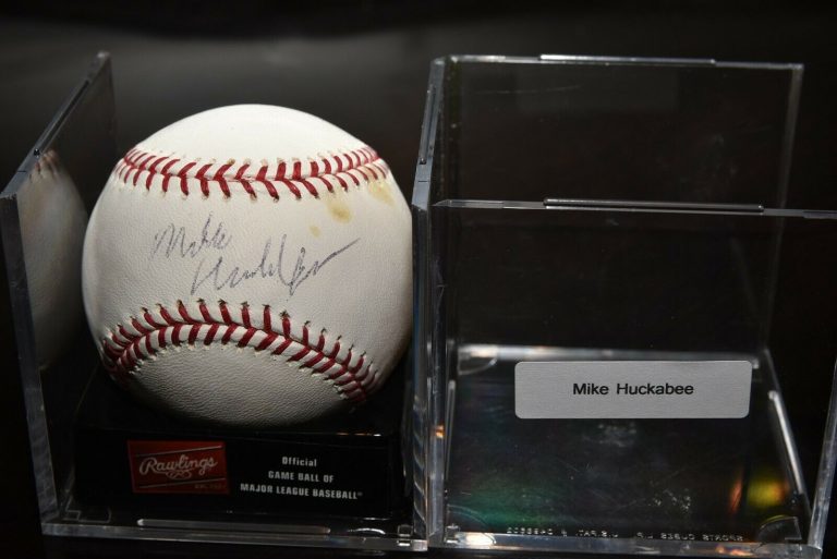 MIKE HUCKABEE SIGNED AUTOGRAPHED RAWLINGS BASEBALL  COLLECTIBLE MEMORABILIA