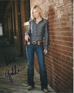 KELLI GIDDISH SIGNED CHASE ANNIE FROST PHOTO W/ HOLOGRAM COA LAW & ORDER: SVU  COLLECTIBLE MEMORABILIA