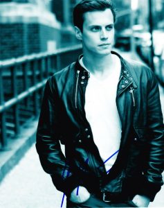 JAKE ROBINSON SIGNED 8X10 PHOTO AUTHENTIC AUTOGRAPH CARRIE DIARIES CW COA  COLLECTIBLE MEMORABILIA