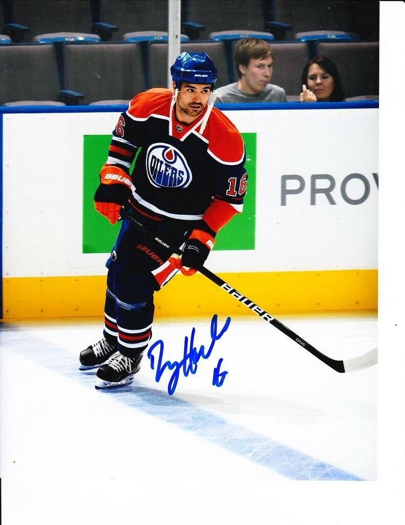 EDMONTON OILERS DARCY HORDICHUK SIGNED 8X10 Collectible Memorabilia