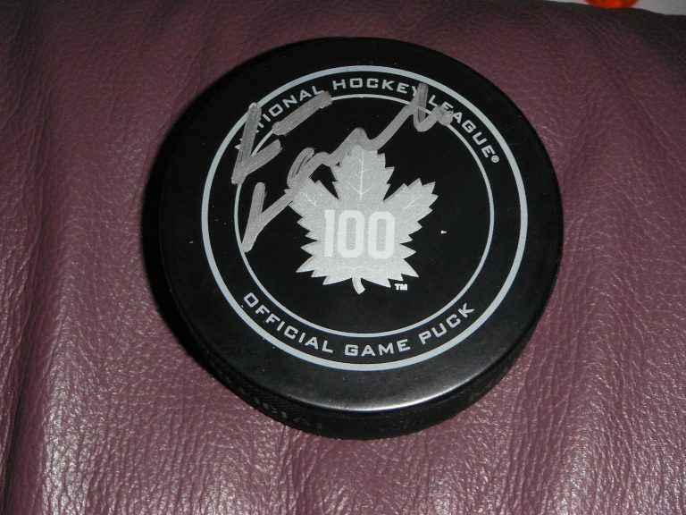 TORONTO MAPLE LEAFS LOU LAMORIELLO SIGNED 100TH ANNIVERSARY GAME PUCK  COLLECTIBLE MEMORABILIA