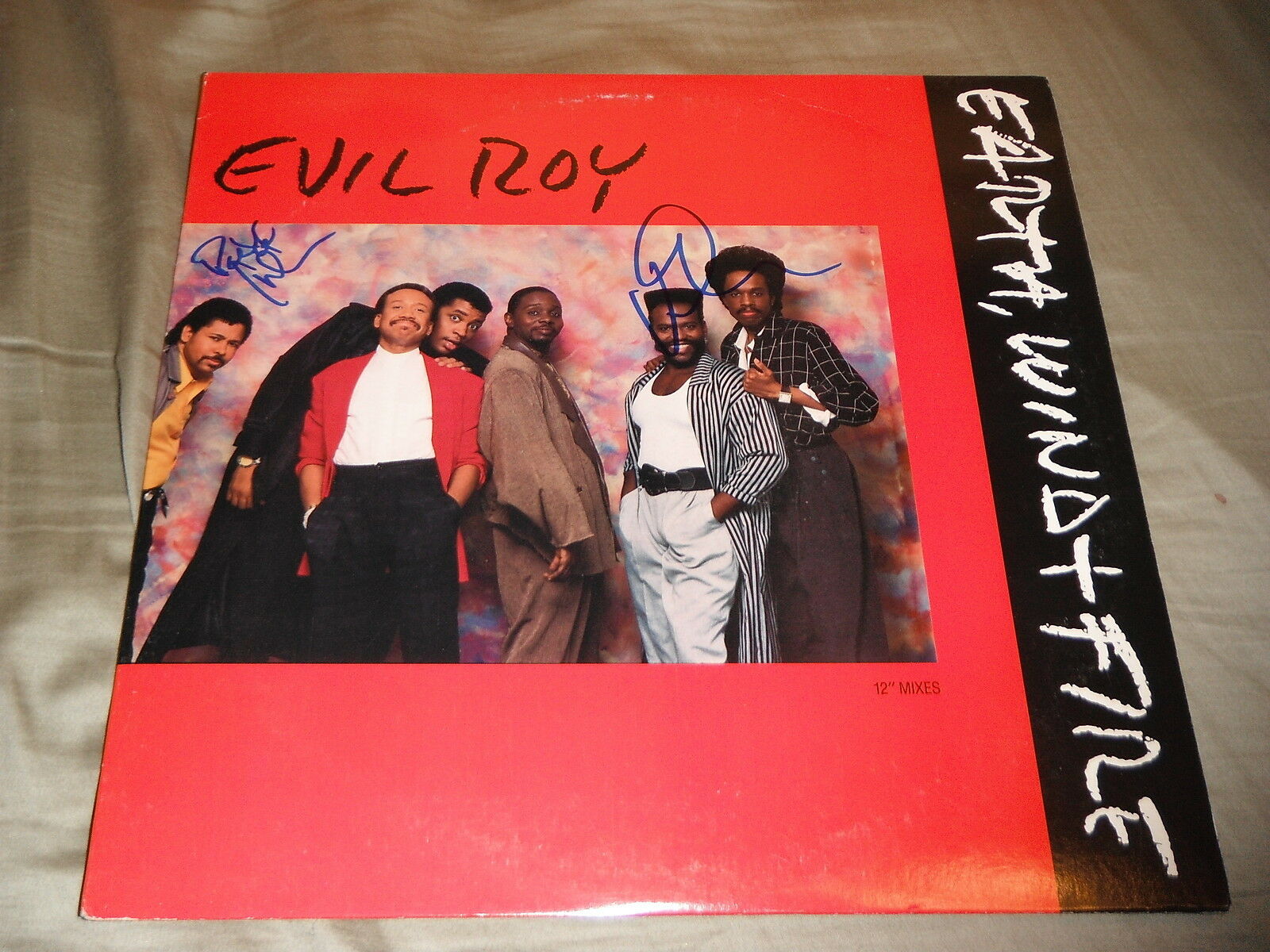 EARTH WIND & FIRE GROUP SIGNED EVIL ROY VINYL ALBUM Collectible Memorabilia