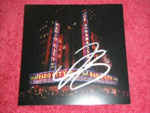 JOE BONAMASSA SIGNED LIVE AT RADIO CITY MUSIC HALL CD COVER  COLLECTIBLE MEMORABILIA