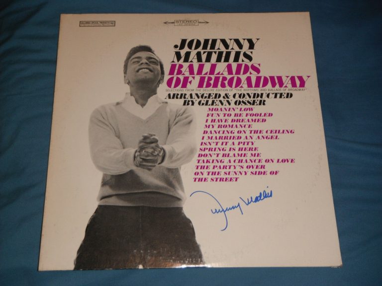 JOHNNY MATHIS SIGNED BALLARDS OF BROADWAY VINYL ALBUM  COLLECTIBLE MEMORABILIA