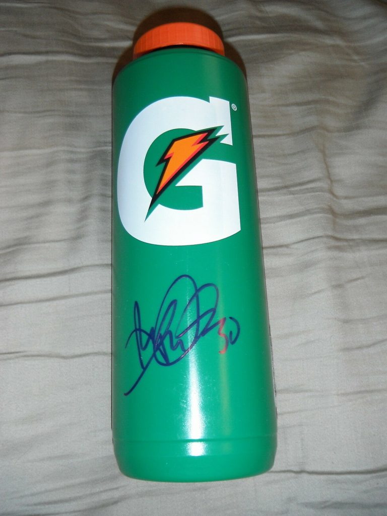 VANCOUVER CANUCKS RYAN MILLER SIGNED GATORADE BOTTLE  COLLECTIBLE MEMORABILIA