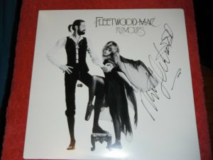 FLEETWOOD MAC MICK FLEETWOOD SIGNED RUMOURS VINYL ALBUM  COLLECTIBLE MEMORABILIA