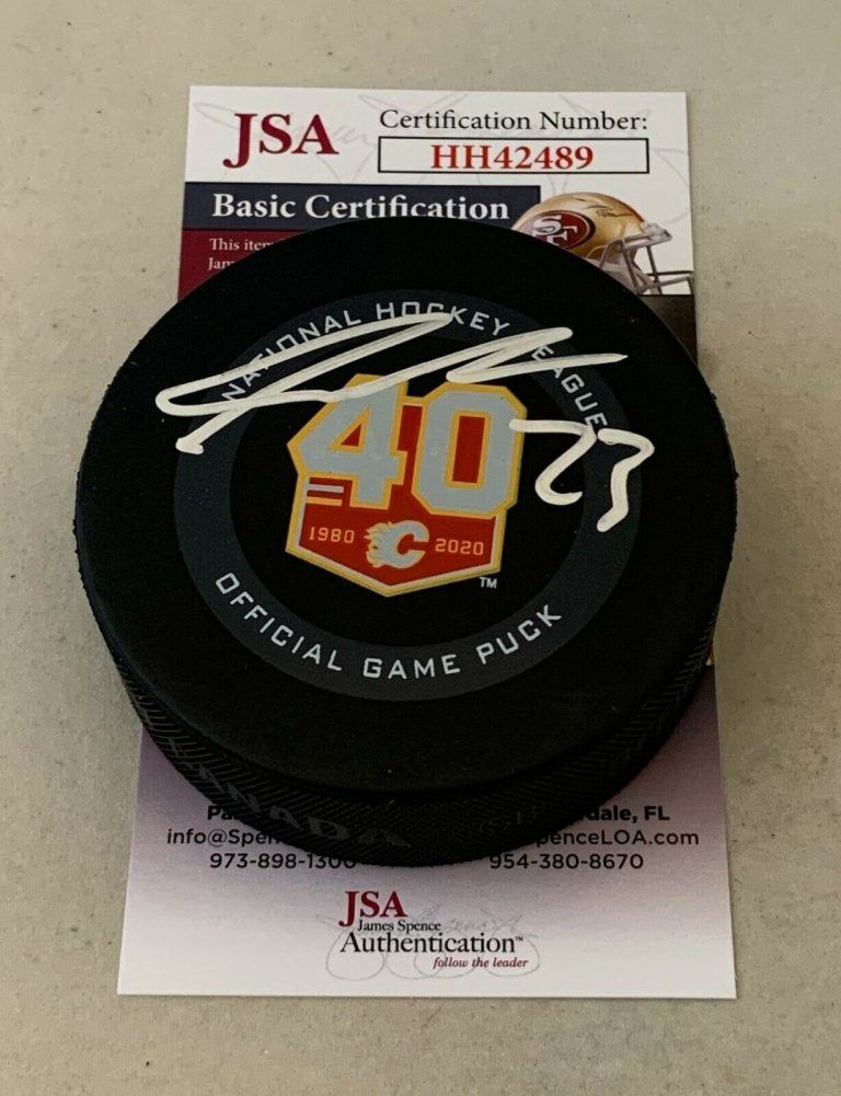 SEAN MONAHAN SIGNED CALGARY FLAMES 40TH ANNIVERSARY GAME PUCK AUTOGRAPHED JSA  COLLECTIBLE MEMORABILIA