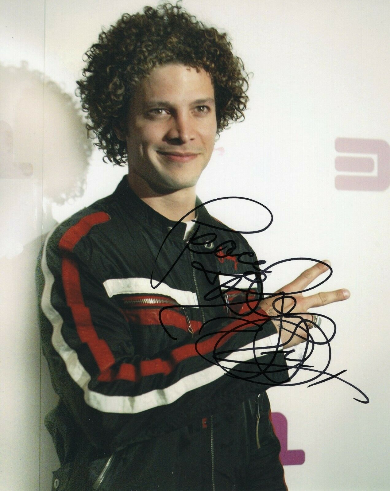 Justin Guarini Signed 8x10 Photo w/COA American Idol Broadway #1