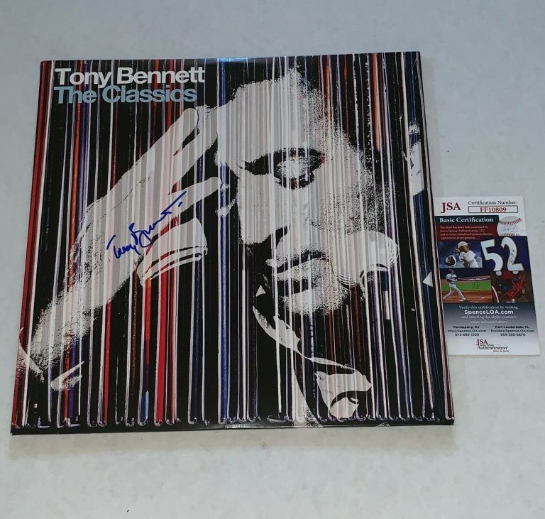 TONY BENNETT SIGNED THE CLASSICS ALBUM VINYL AUTOGRAPHED JSA CERTIFIED  COLLECTIBLE MEMORABILIA