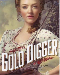 AMANDA SEYFRIED SIGNED A MILLION WAYS TO DIE IN THE WEST PHOTO W/ HOLOGRAM COA  COLLECTIBLE MEMORABILIA