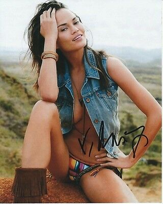 CHRISSY TEIGEN SIGNED SEXY HOLOGRAM COA LIP SYNC BATTLE  COLLECTIBLE MEMORABILIA