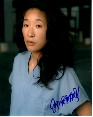 SANDRA OH signed autographed photo Collectible Memorabilia | Autographia