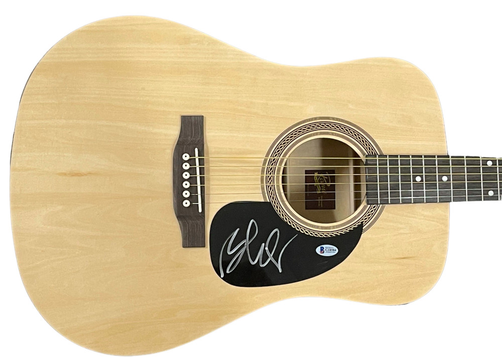 BRAD PAISLEY SIGNED FULL SIZE ACOUSTIC GUITAR AUTHENTIC AUTOGRAPH BECKETT COA Collectible Memorabilia