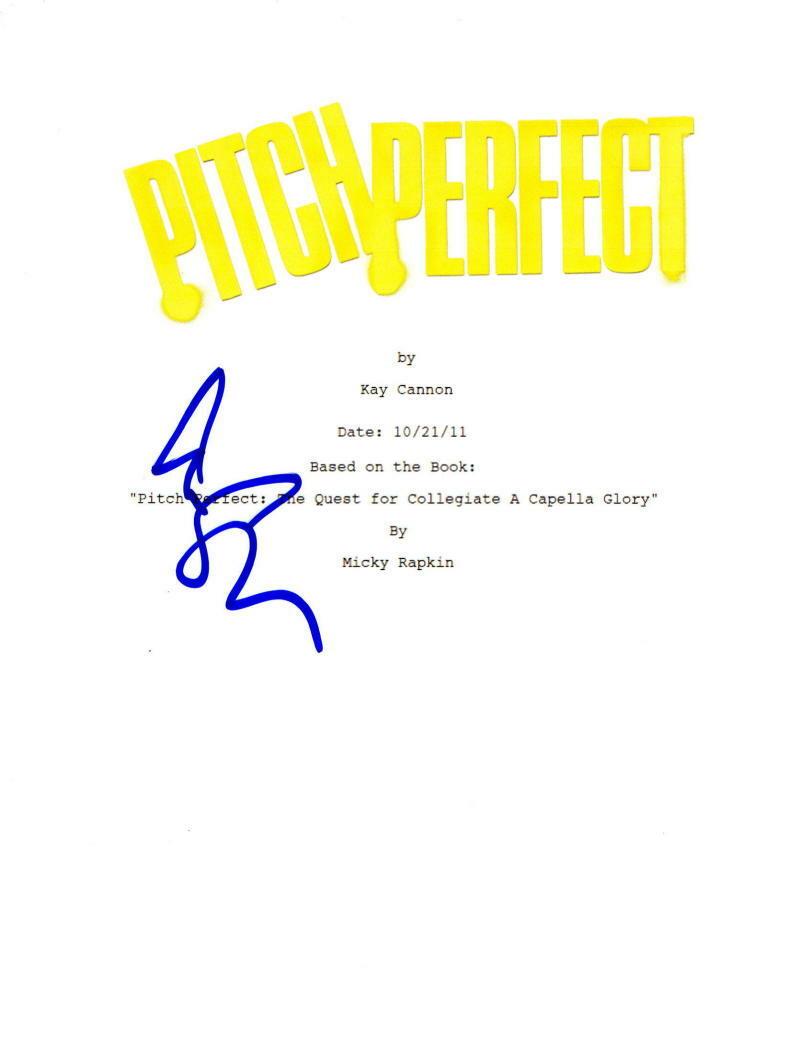 SKYLAR ASTIN SIGNED PITCH PERFECT FULL SCRIPT AUTHENTIC AUTOGRAPH COA Collectible Memorabilia