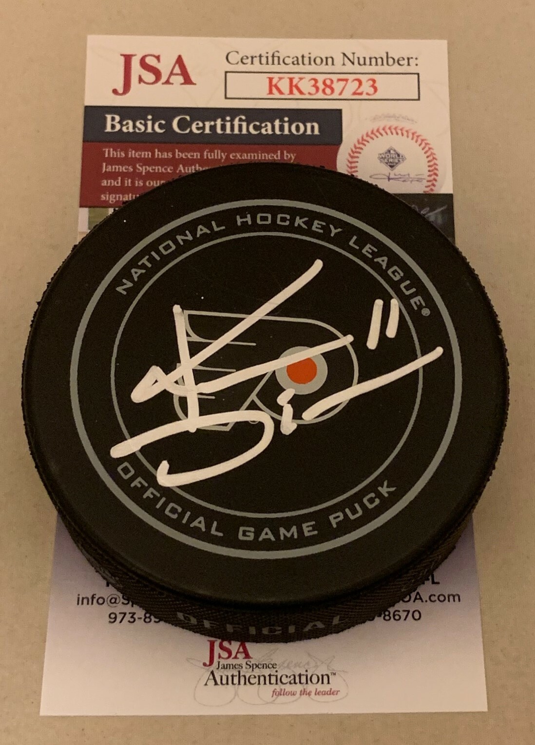Kevin Dineen signed Philadelphia Flyers Official Game Puck autographed JSA