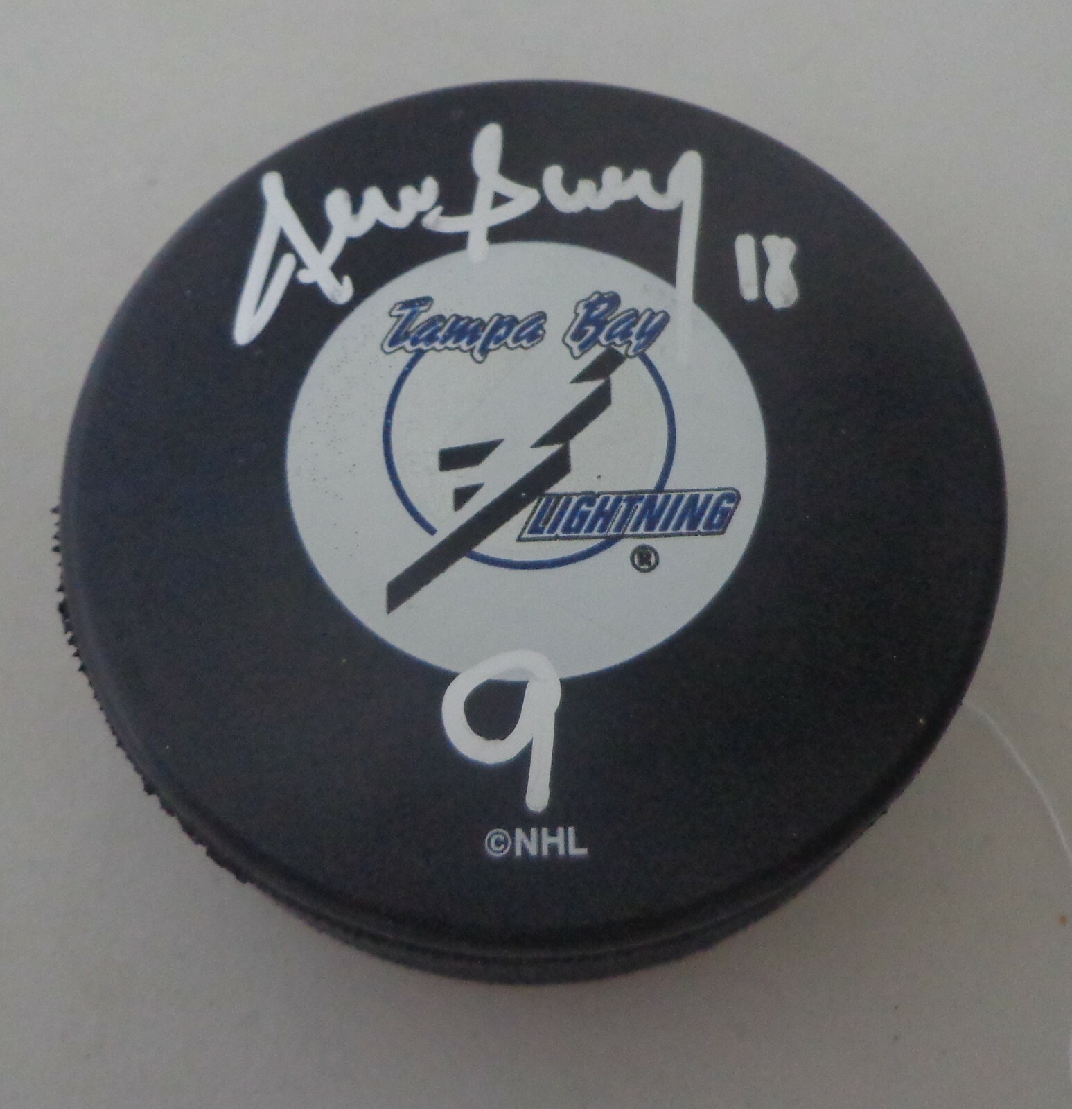 Denis Savard Chicago Blackhawks signed Tampa Bay Lightning puck autographed HOF