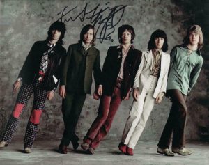 CHARLIE WATTS SIGNED AUTOGRAPH 8X10 PHOTO – CLASSIC ROLLING STONES GROUP PHOTO COLLECTIBLE MEMORABILIA