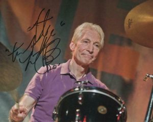 CHARLIE WATTS SIGNED AUTOGRAPH 8X10 PHOTO – THE ROLLING STONES DRUMMER, RARE!! COLLECTIBLE MEMORABILIA
