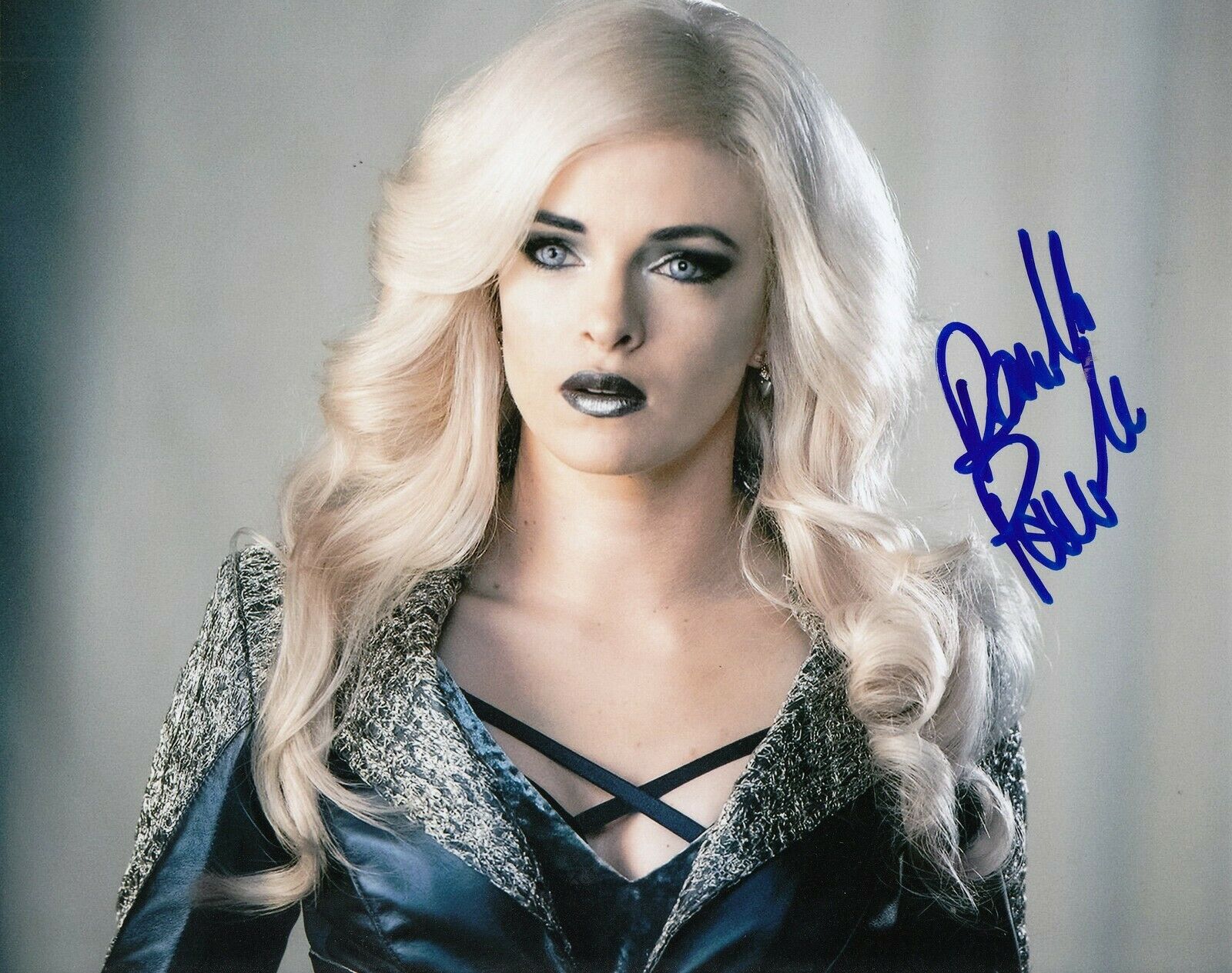 DANIELLE PANABAKER signed (THE FLASH) 8X10 photo *Killer Frost* PROOF W ...