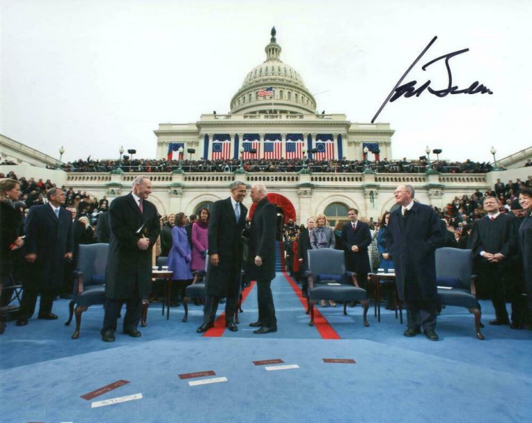 PRESIDENT JOE BIDEN SIGNED AUTOGRAPH 8X10 PHOTO – ON INAUGURATION DAY 2016 ACOA COLLECTIBLE MEMORABILIA