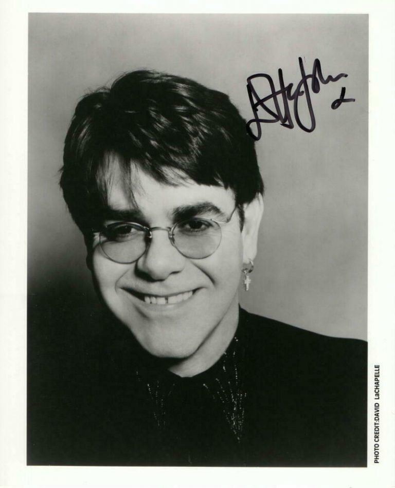 SIR ELTON JOHN SIGNED AUTOGRAPH 8X10 PHOTO – LEGENDARY YELLOW BRICK ROAD SINGER COLLECTIBLE MEMORABILIA