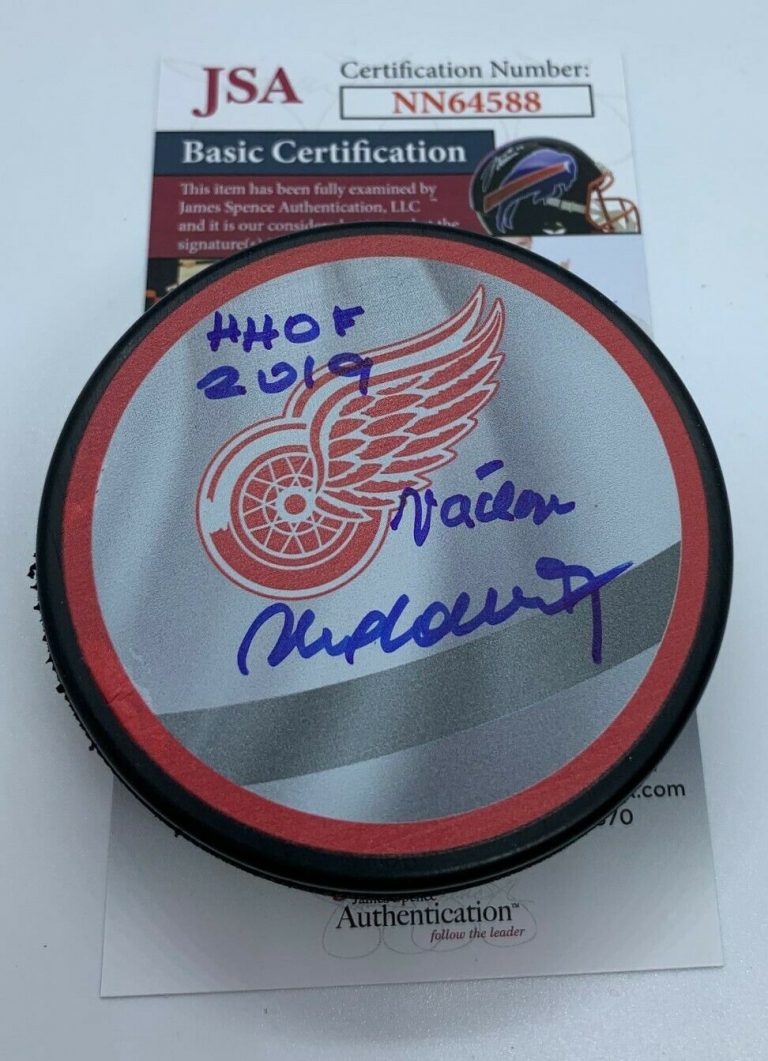 VACLAV NEDOMANSKY SIGNED DETROIT RED WINGS PUCK AUTOGRAPHED W/ HOF INSCRIP JSA COLLECTIBLE MEMORABILIA