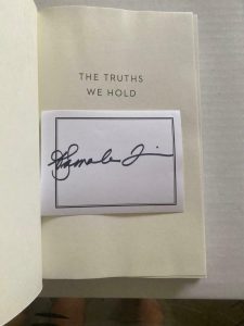 VICE PRESIDENT KAMALA HARRIS SIGNED AUTOGRAPH “THE TRUTHS WE HOLD” BOOK – RARE D COLLECTIBLE MEMORABILIA