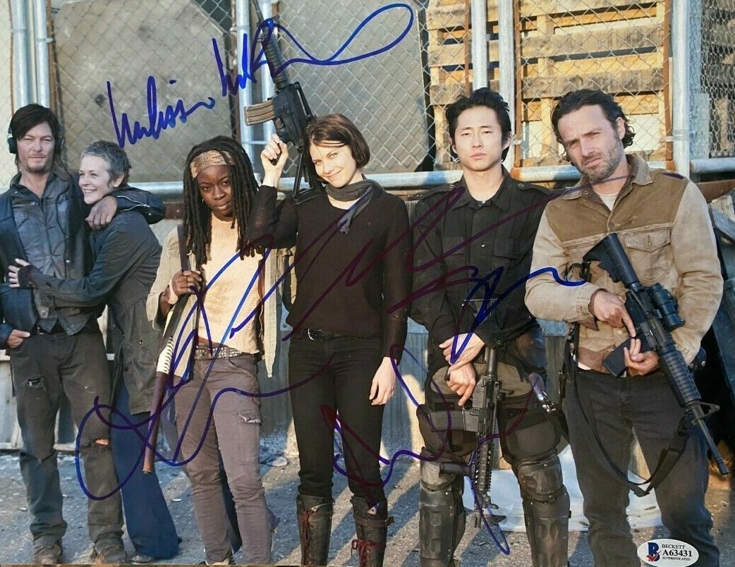 WALKING DEAD CAST SIGNED AUTOGRAPHED 11×14 PHOTO REEDUS LINCOLN COHAN COA COLLECTIBLE MEMORABILIA