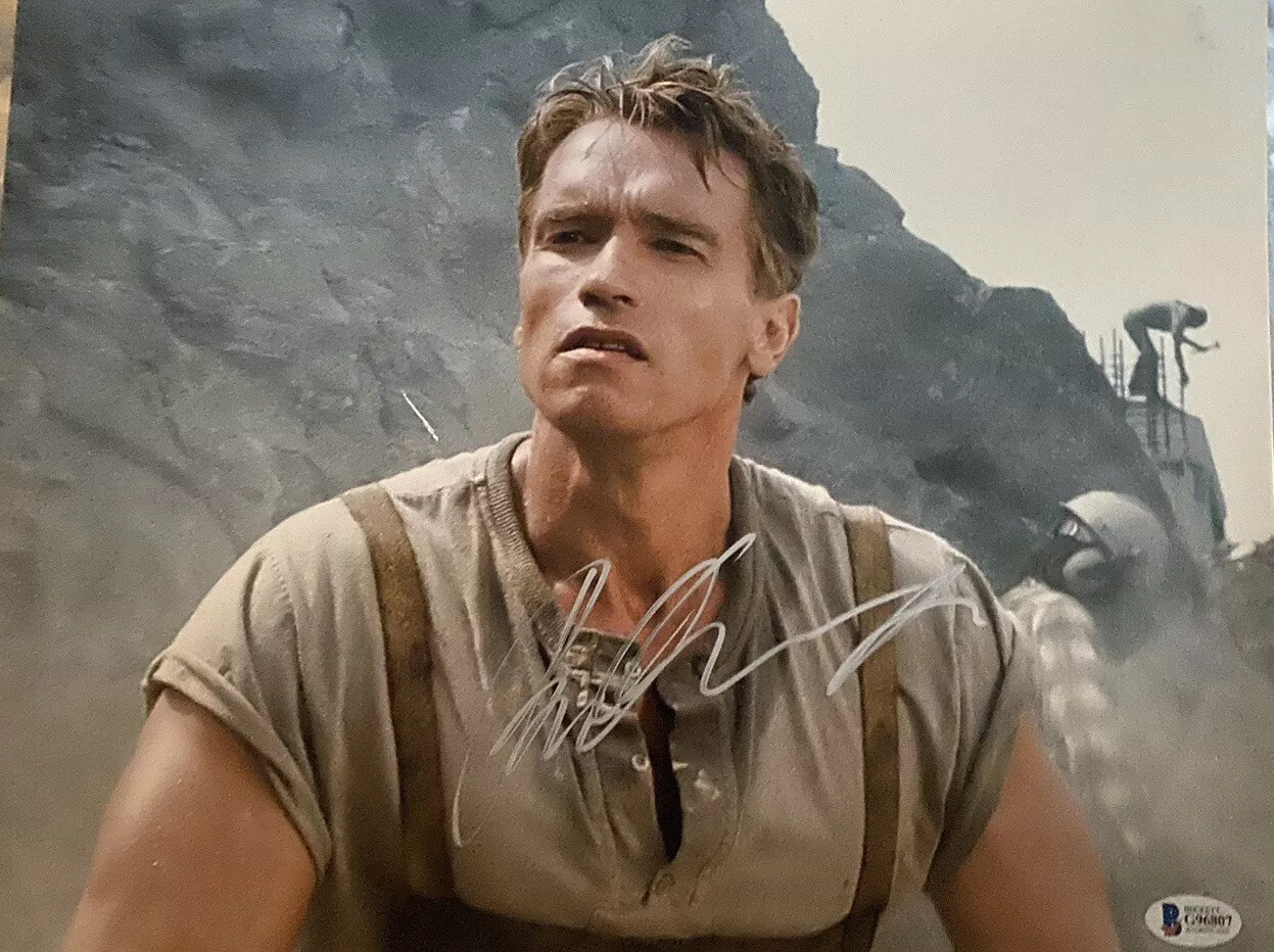 Arnold Schwarzenegger Total Recall signed autographed 11x14 photo BECKETT COA