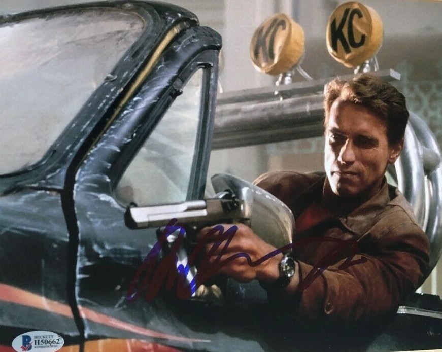 Arnold Schwarzenegger Terminator signed autographed 8x10 photo BECKETT COA
