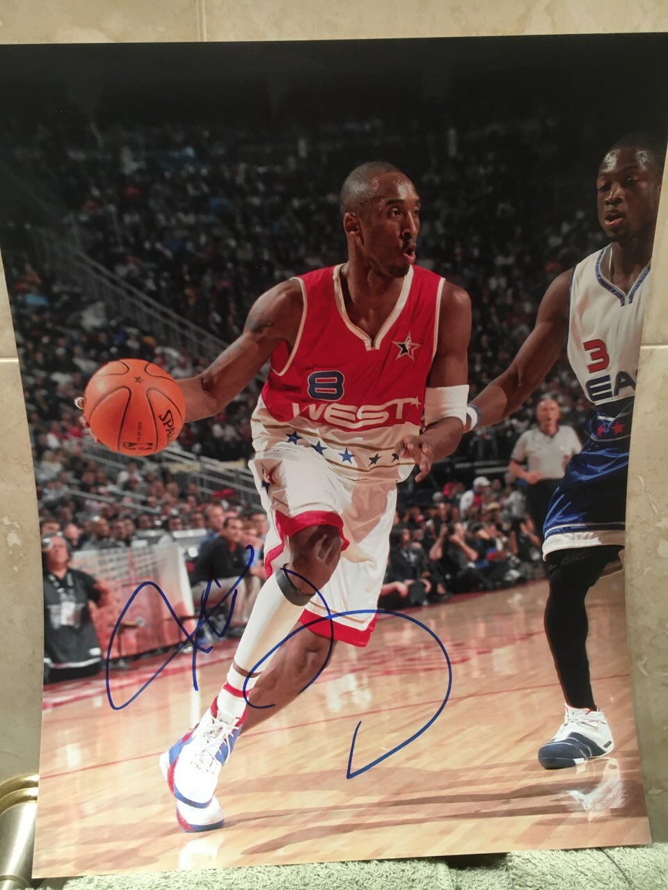 KOBE BRYANT SIGNED AUTOGRAPH 11x14 PHOTO LOS ANGELES LAKERS IN PERSON AUTO COA H